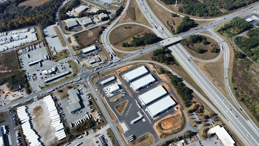 More Photos Of 252 Plemmons Rd, Duncan Unknown For Lease