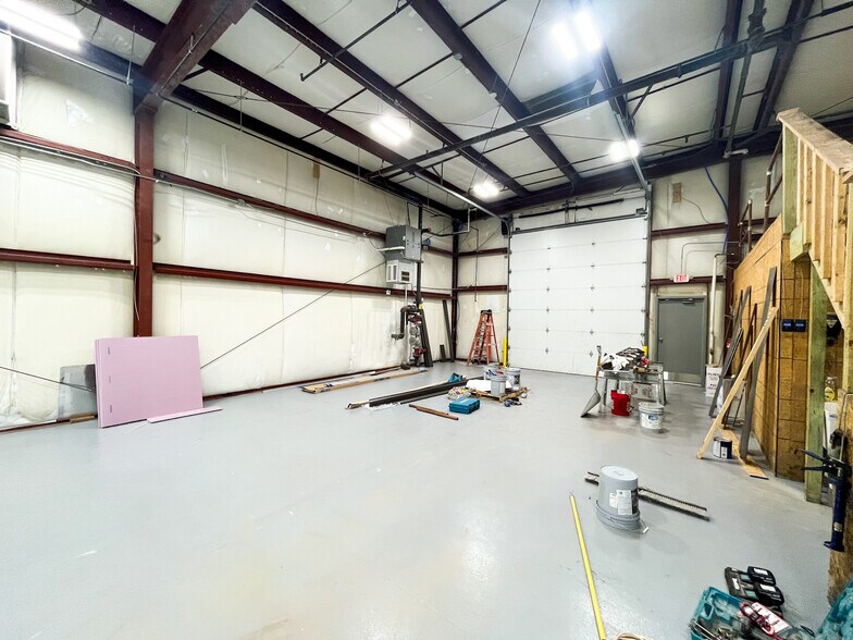 More Photos Of 2465 E Jean St, Springfield Auto Repair For Lease
