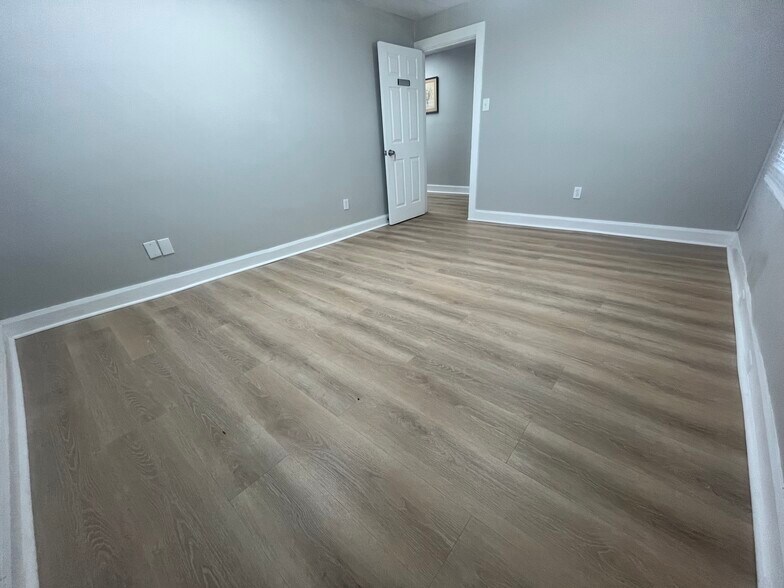 More Photos Of 571 NJ-168, Blackwood Office For Lease