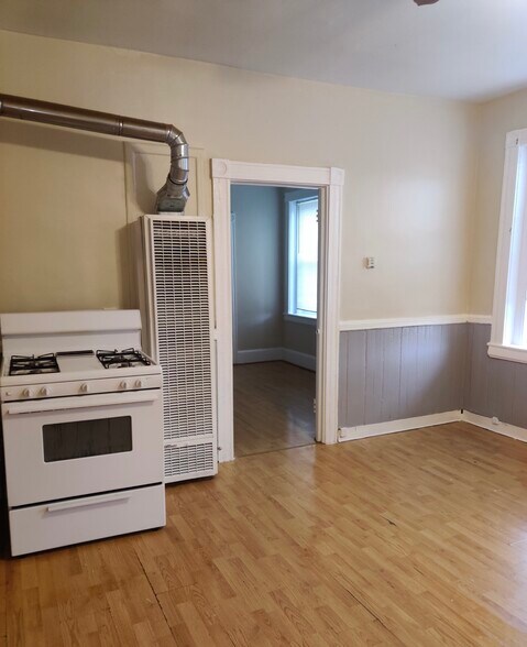 More Photos Of 194-196 Curtis St, New Britain Apartments For Sale