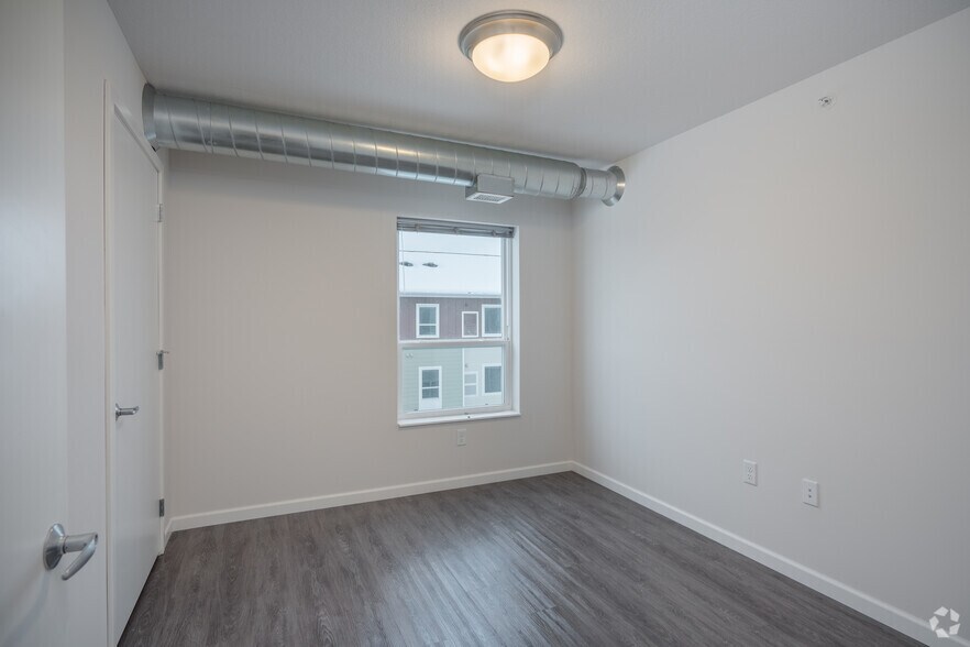 More Photos Of 2300 Hastings Ave, Newport Apartments For Lease