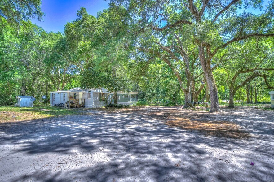 More Photos Of 20303 Old Somerset Acres Ln, Spring Hill Manufactured Housing Mobile Home Park For Sale