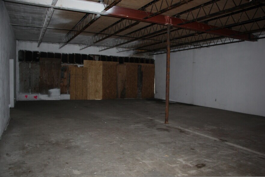 More Photos Of , North Fort Myers General Retail For Sale