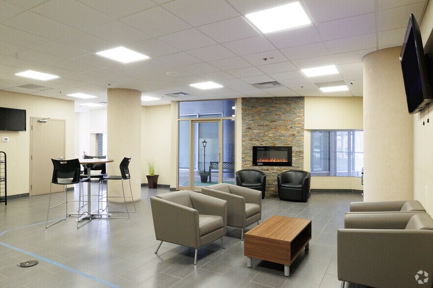 More Photos Of 160 George St, Sarnia Apartments For Lease