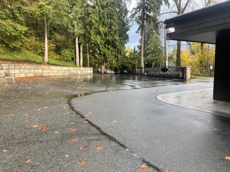 More Photos Of 1705 Newport Way NW, Issaquah Freestanding For Lease