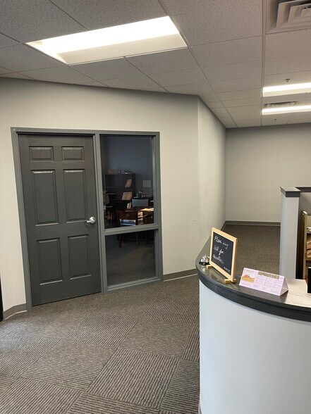 More Photos Of 141 1st St W, Waconia Office For Lease