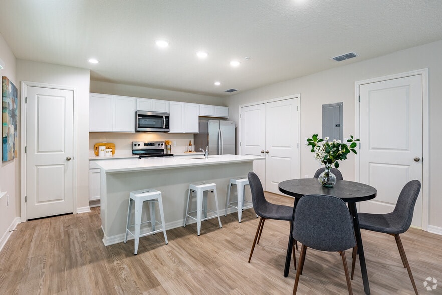 More Photos Of 3821 SW 43rd Ct, Ocala Apartments For Sale