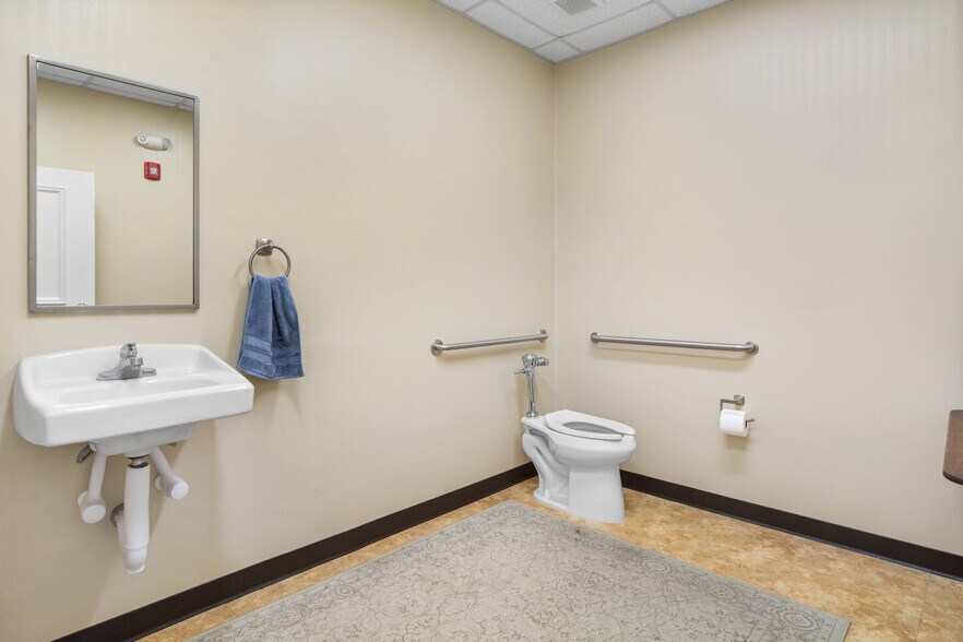 More Photos Of 2334 Lake Park Dr, Albany Office Residential For Sale