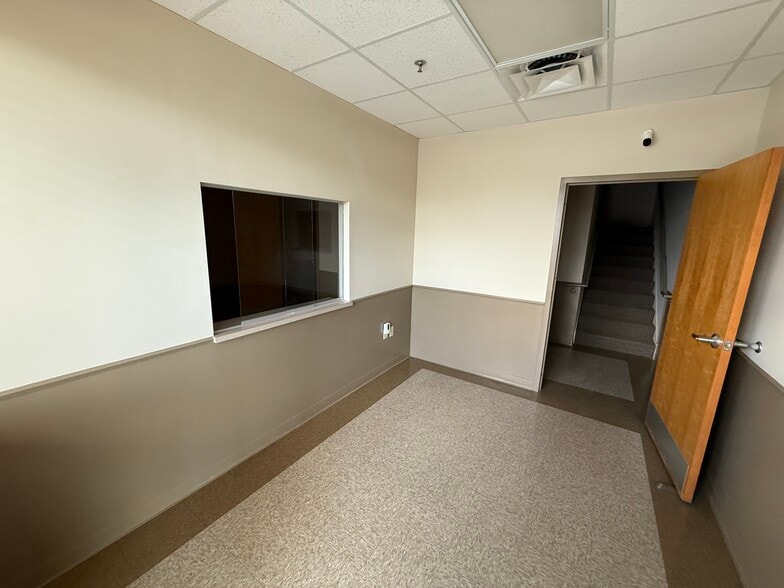 More Photos Of 6457 Hazeltine National Dr, Orlando Warehouse For Sale