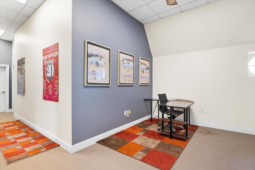 More Photos Of 6 Butler Pl, Saratoga Springs Office For Lease