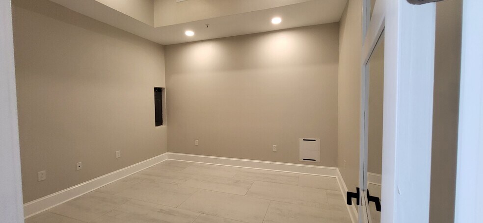 More Photos Of 1808 Front St, Slidell Office For Sale