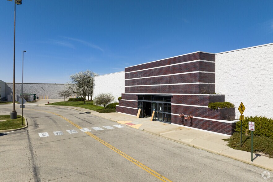 More Photos Of 987-999 E Ash St, Piqua Unknown For Lease