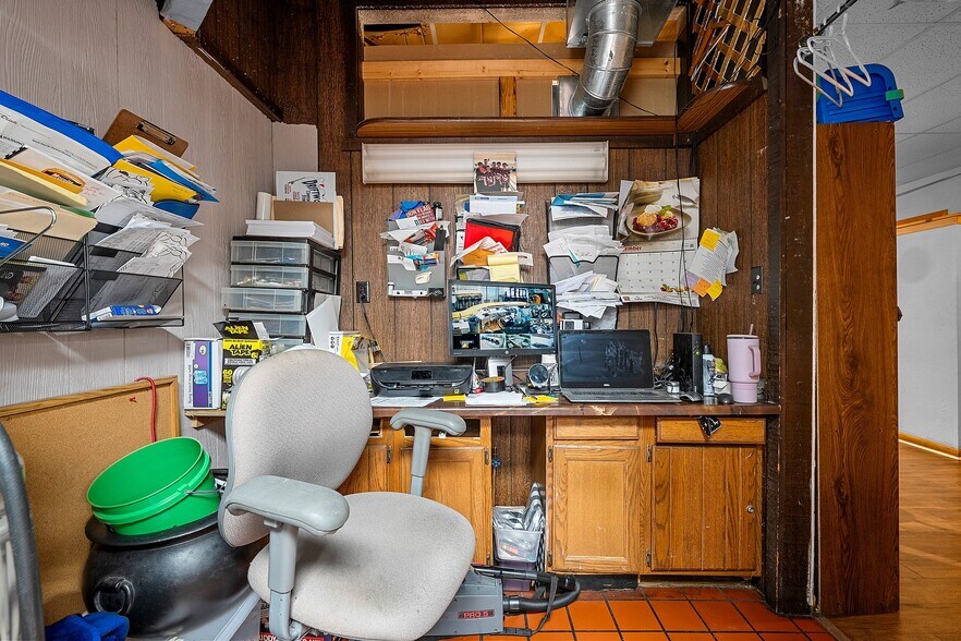 More Photos Of 326 Main St, Wausaukee Bowling Alley For Sale