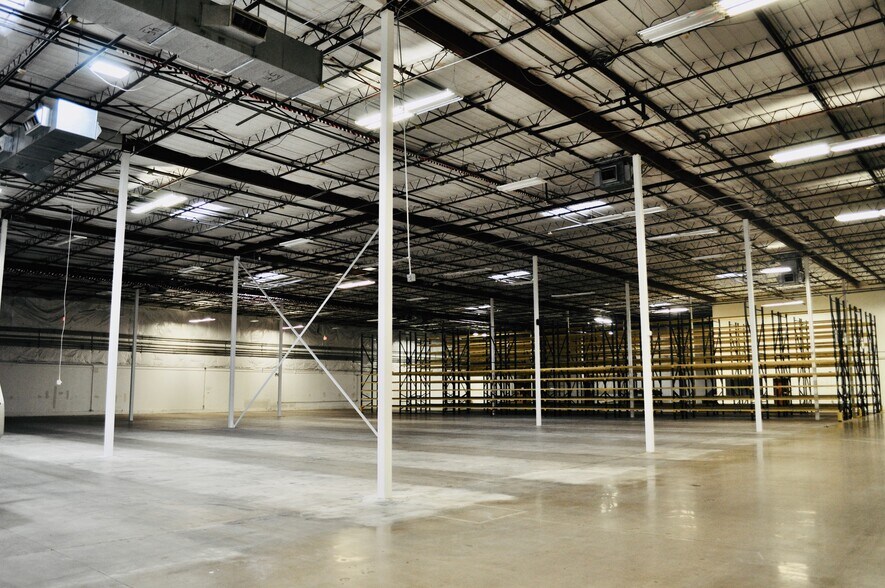 More Photos Of 2214 Braker Ln, Austin Distribution For Lease