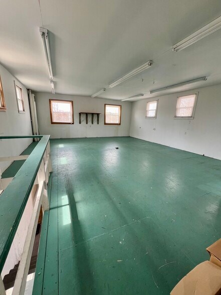 More Photos Of 36 Dr Foote Rd, Colchester Flex For Sale