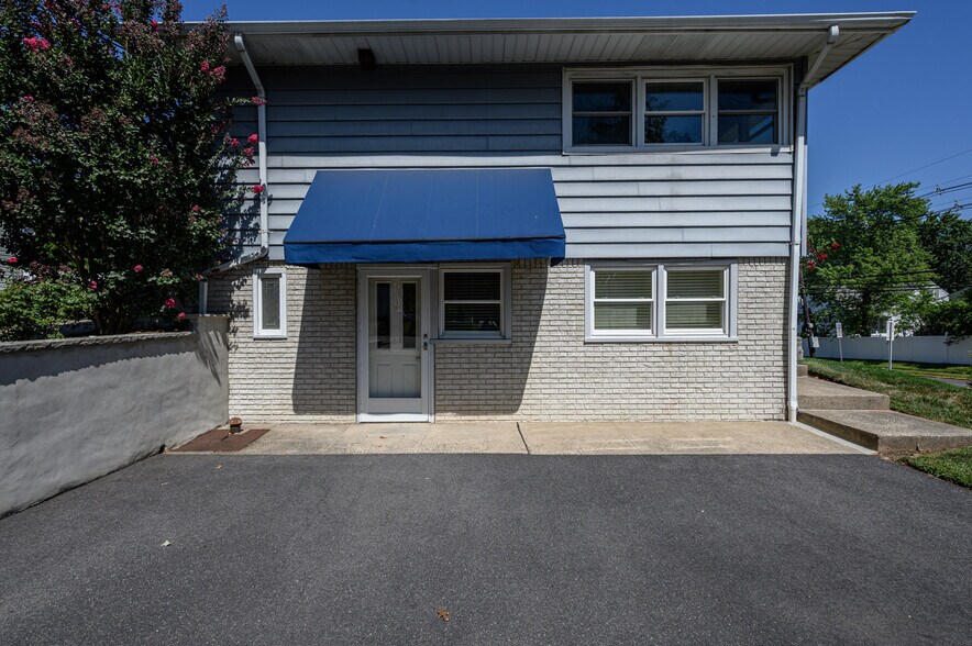 More Photos Of 373 Ford Ave, Fords Medical For Sale