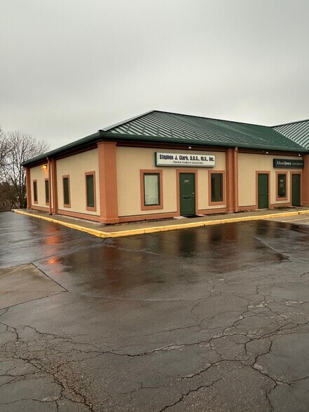 Primary Photo Of 8214-8244 N Main St, Dayton Medical For Lease