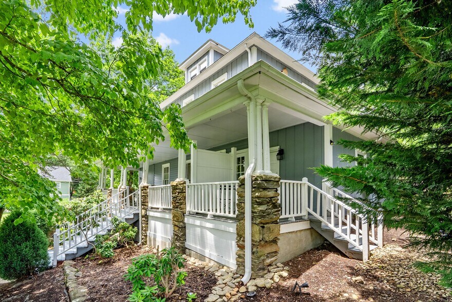 More Photos Of 33 Vance Ave, Black Mountain Apartments For Sale