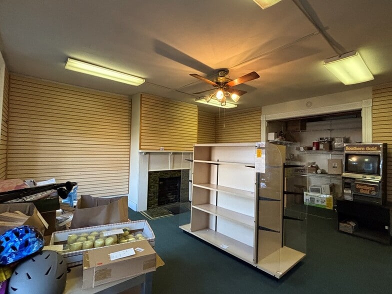 More Photos Of 122 N Market St, Waverly Storefront For Sale