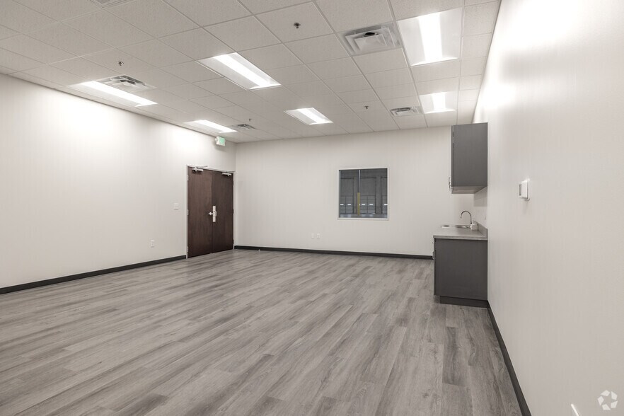 More Photos Of 2200 Grand Avenue Pky, Austin Unknown For Lease