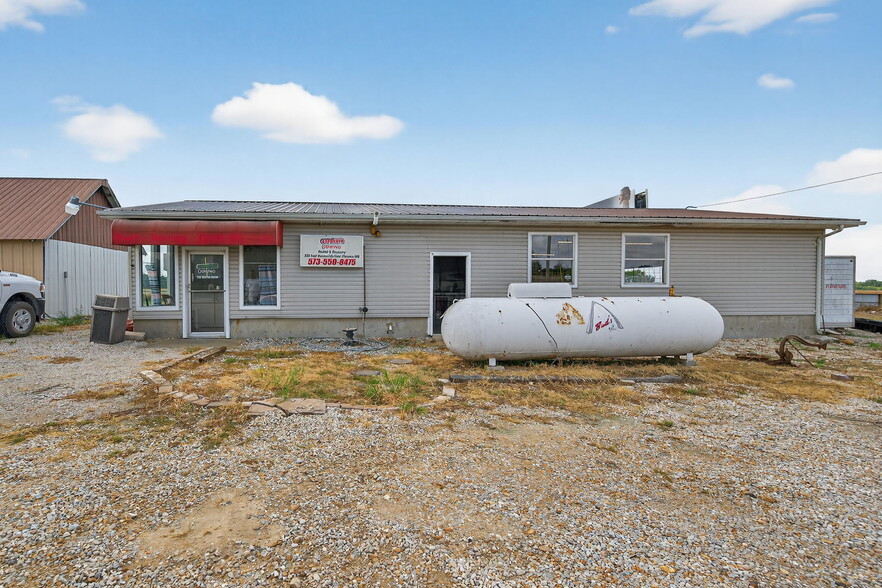 More Photos Of 338 Booneslick Rd, New Florence Industrial For Sale