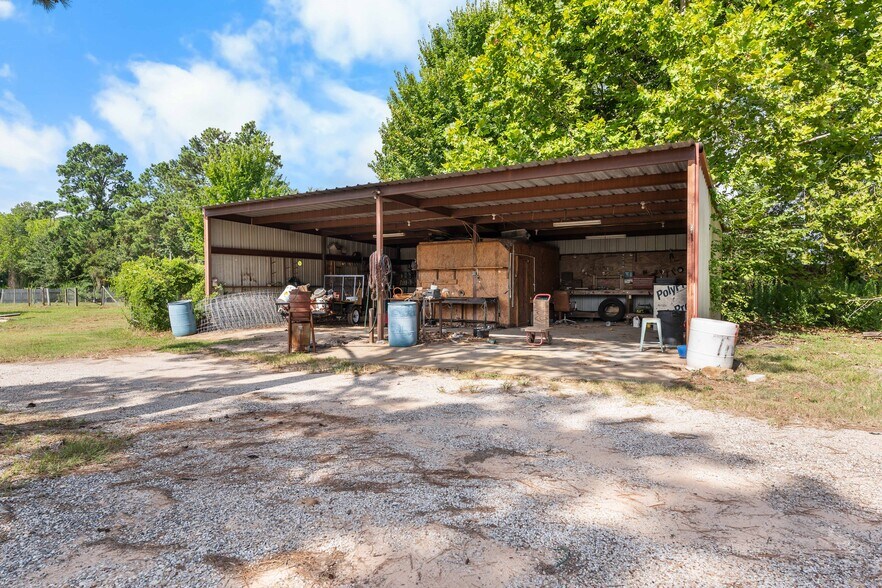 More Photos Of 41902 FM 1774 Rd, Magnolia Freestanding For Sale