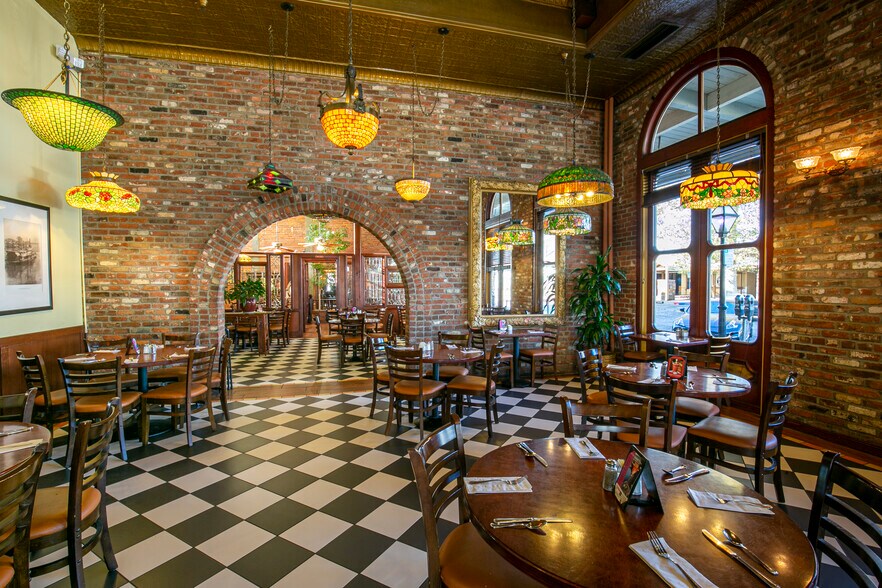 More Photos Of 1001-1015 Front St, Sacramento Restaurant For Sale