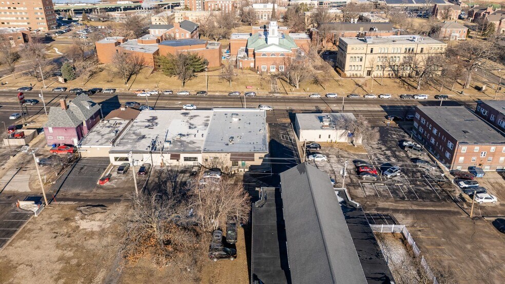 More Photos Of 1229 1st Ave SE, Cedar Rapids Office For Sale