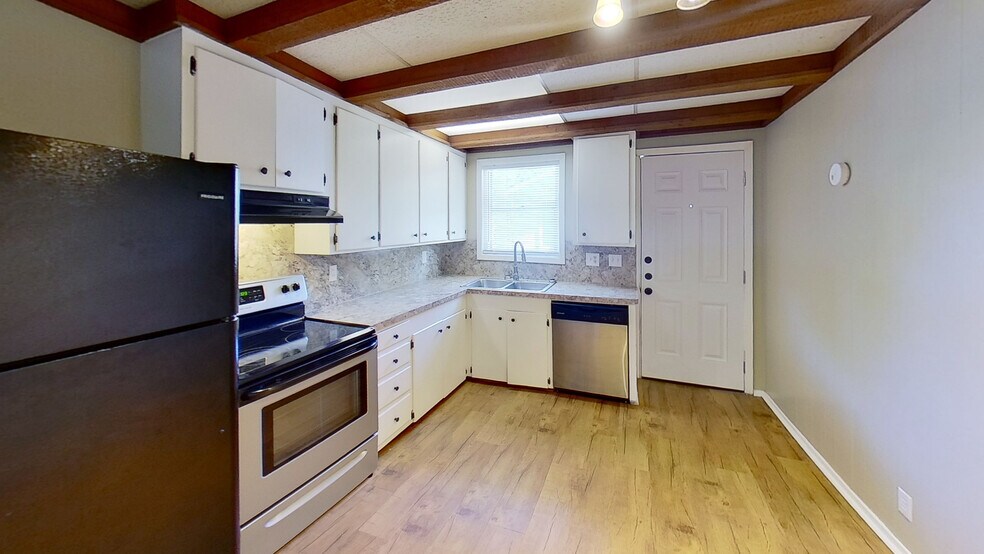 More Photos Of 1503 E Virginia Ave, Victoria Apartments For Sale