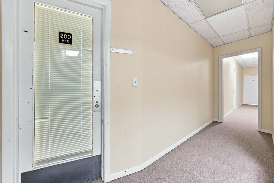More Photos Of 3506 Memorial Ave, Lynchburg Office For Sale