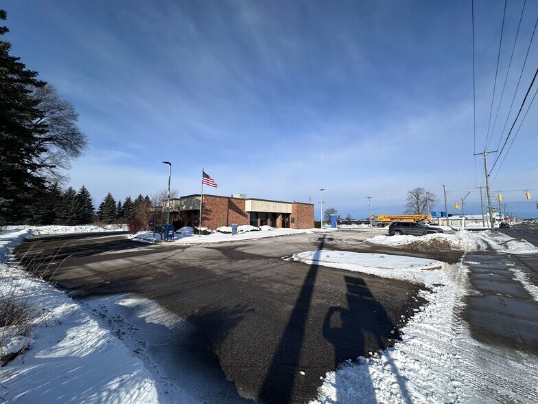 More Photos Of 1219 N Mitchell St, Cadillac Bank For Lease