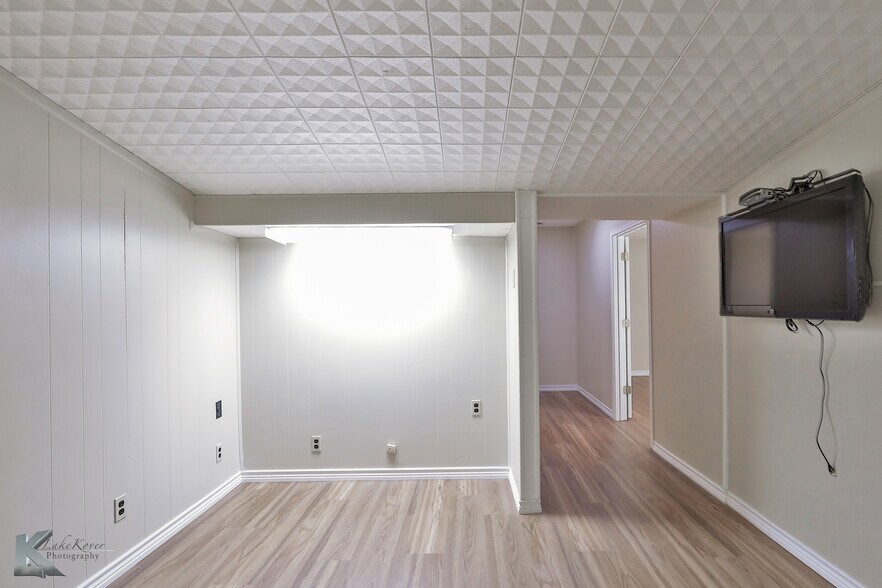 More Photos Of 2810 S 27th St, Abilene Office For Sale