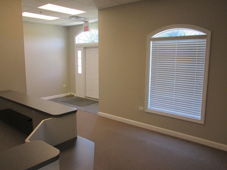 More Photos Of 2075 Blackberry Dr, Geneva Medical For Sale