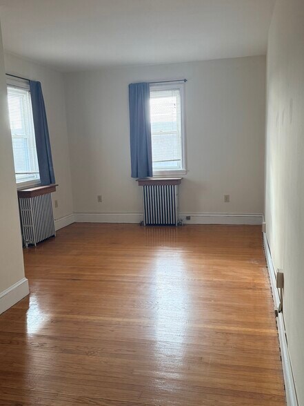 More Photos Of 330-32-34-36-38 E GIRARD AVE, Philadelphia Storefront Retail Residential For Sale