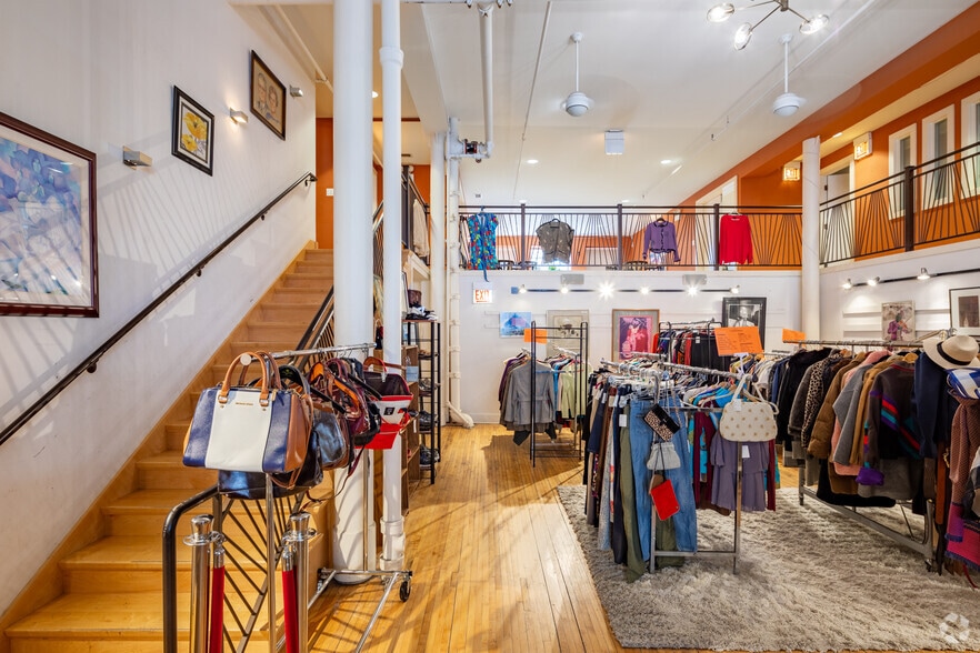 More Photos Of 3020 N Lincoln Ave, Chicago Storefront For Lease