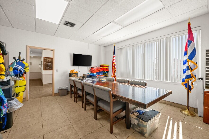 More Photos Of 917 SE 47th Ter, Cape Coral Restaurant For Sale