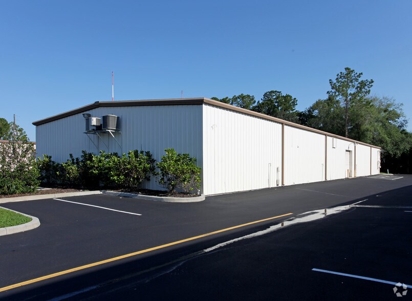 More Photos Of 100-106 Commerce St, Longwood Warehouse For Lease