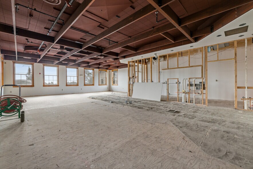 More Photos Of 5955 Mt Rushmore Rd, Rapid City Storefront Retail Office For Sale