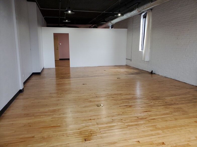 More Photos Of 609 S 10th St, Minneapolis Storefront Retail Office For Lease
