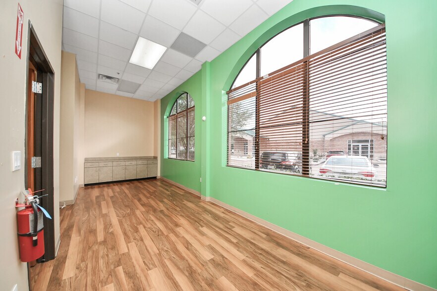 More Photos Of 3521 Town Center Blvd, Sugar Land Medical For Lease