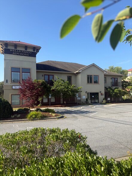 More Photos Of 421 S Church St, Hendersonville Office For Sale