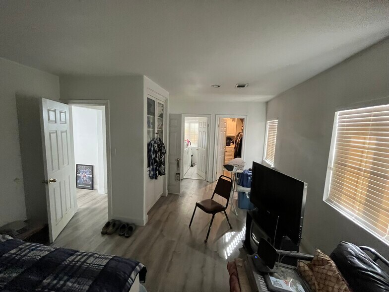 More Photos Of 10825 Silicon Ave, Montclair Service For Sale