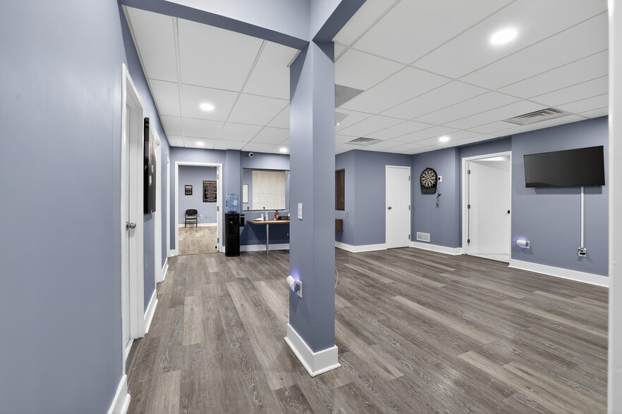 More Photos Of 1501 N Walnut St, Wilmington Office For Sale
