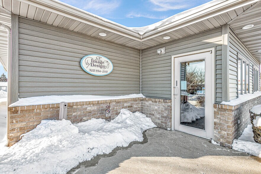 More Photos Of 1101 Service Rd, Kiel Freestanding For Sale