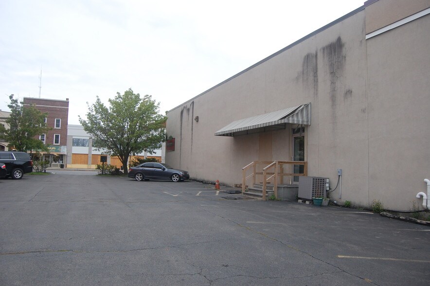 More Photos Of 405 Exchange St, Geneva Storefront For Sale