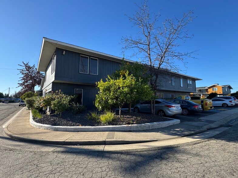 More Photos Of 610-638 Azalea Ave, Redding Office For Lease
