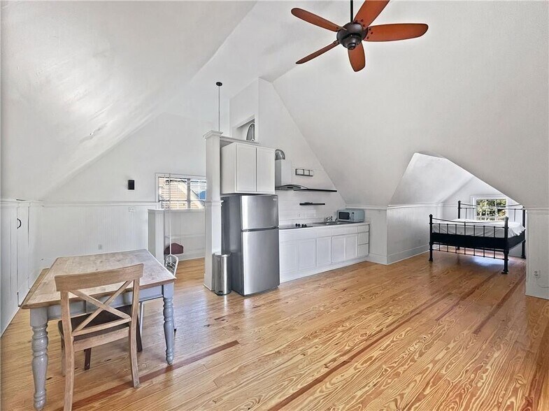 More Photos Of 1113 Grant St, Brunswick Apartments For Sale