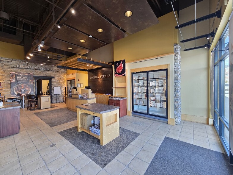 More Photos Of 31901-31991 Woodward Ave, Royal Oak Unknown For Lease