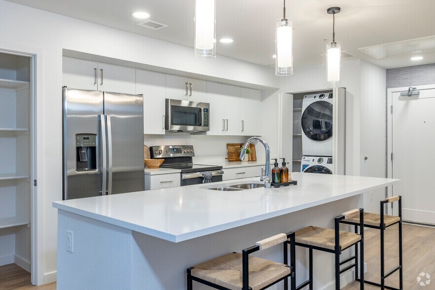 More Photos Of 301 W Roosevelt St, Phoenix Apartments For Lease