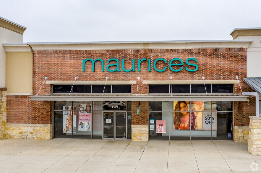 More Photos Of IH-35 @ Loop 306, New Braunfels Unknown For Lease